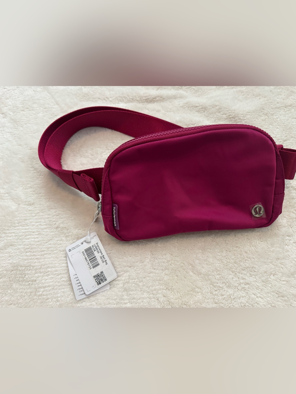 Lululemon Everywhere Belt Bag - Wild Berry